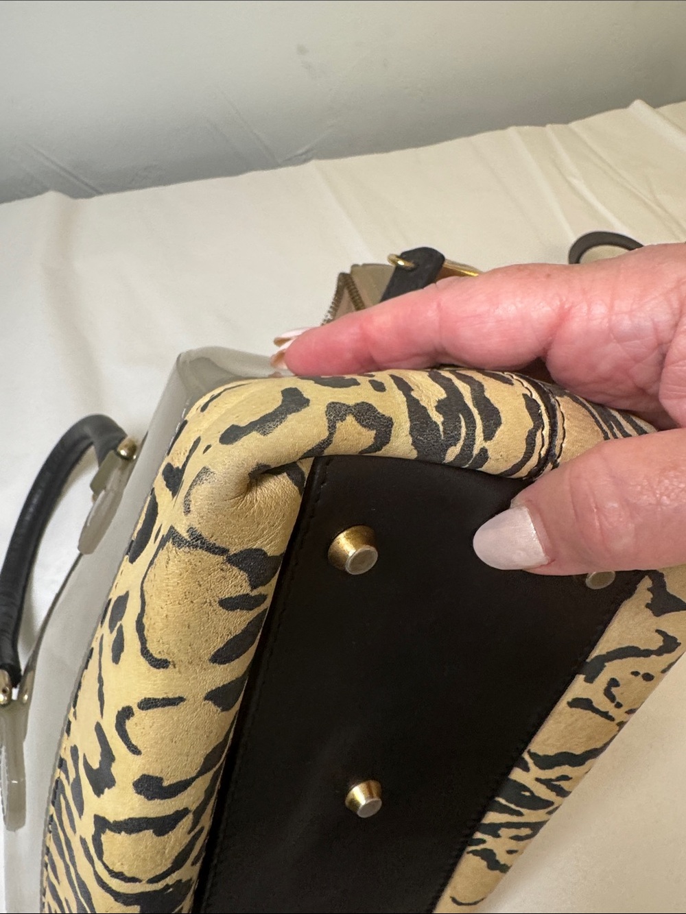 Furla Jelly Candy Bag beige with leopard print top handle and strap - Picture 6 of 11